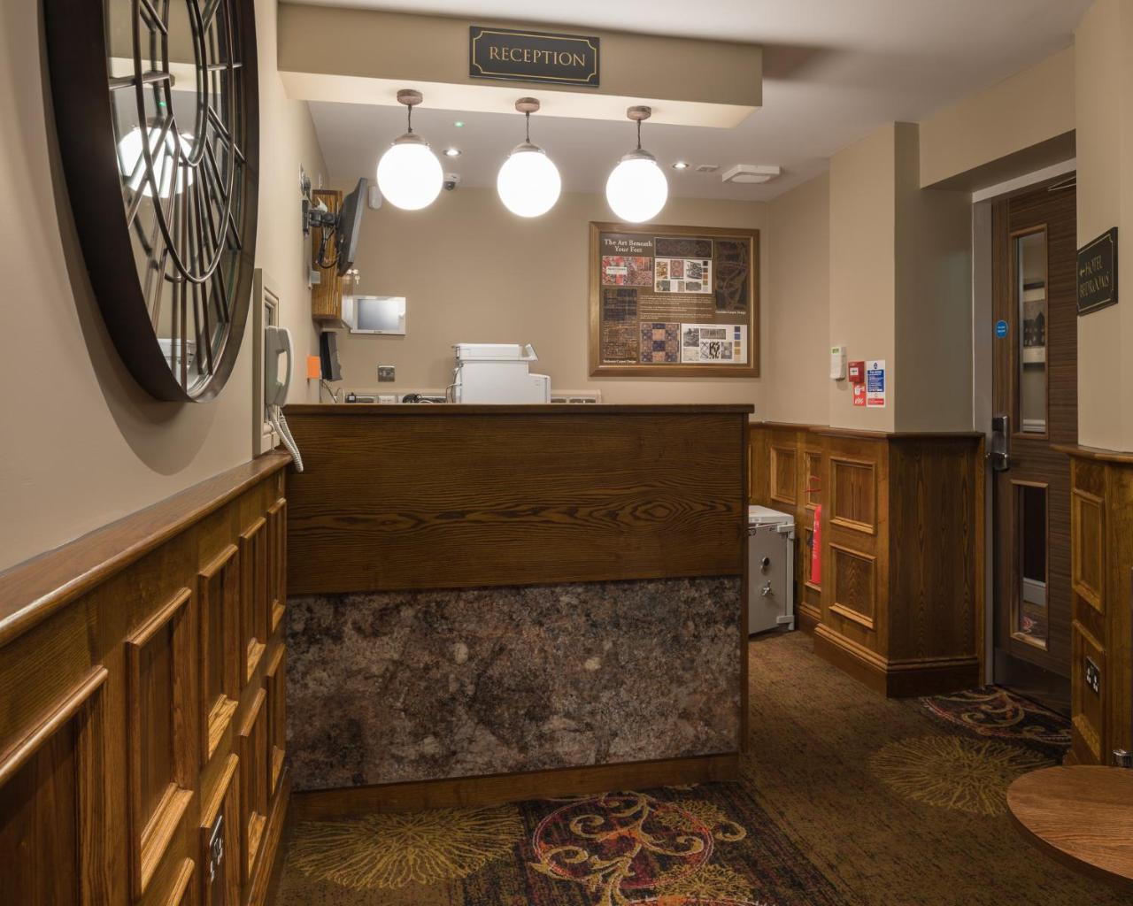 Hotel The John Russell Fox Wetherspoon Andover Esterno foto